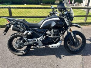 2023 Moto Guzzi 800